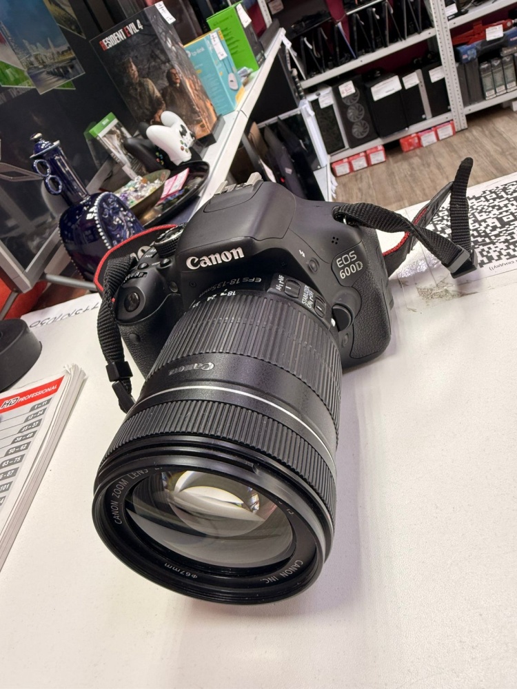 Фотоаппарат Canon 600D