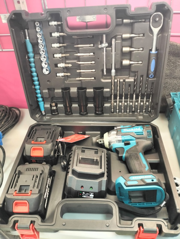 Шуруповерт Makitta BRUSHLESS