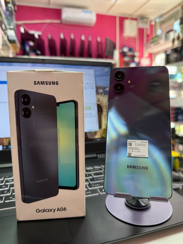 Смартфон Samsung A06 4/64GB