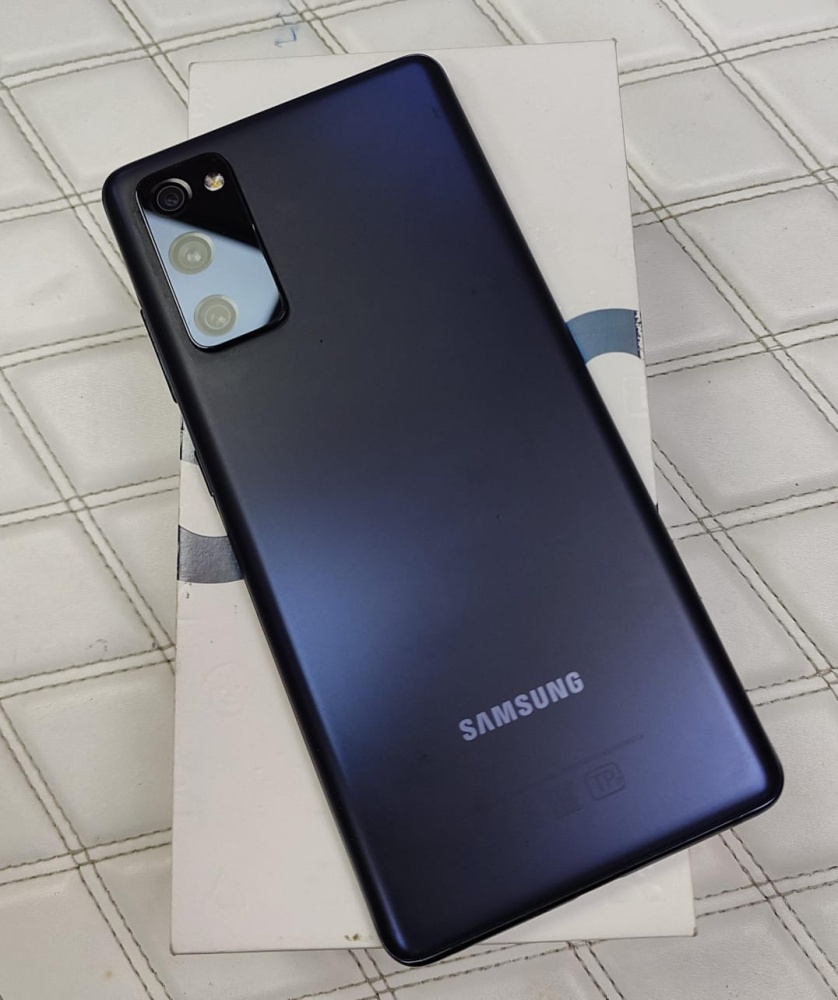 Смартфон Samsung S20 FE 128ГБ