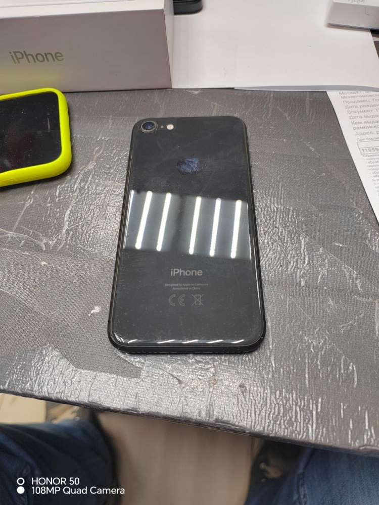 Смартфон iPhone 8 64 Gb