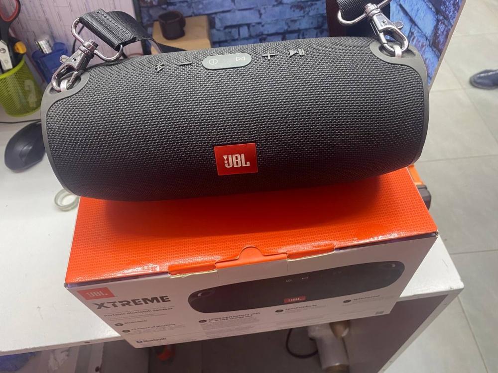 Акустика JBL Xtreme 1