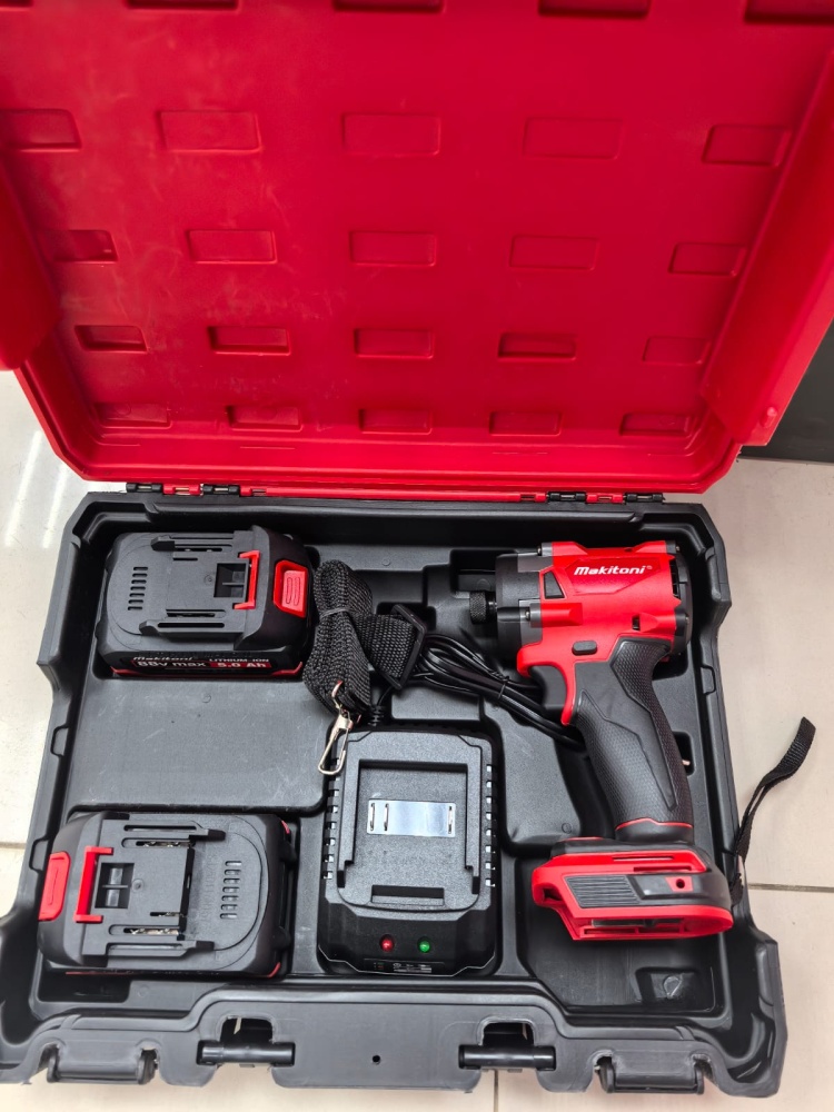 Шуруповерт Makitoni