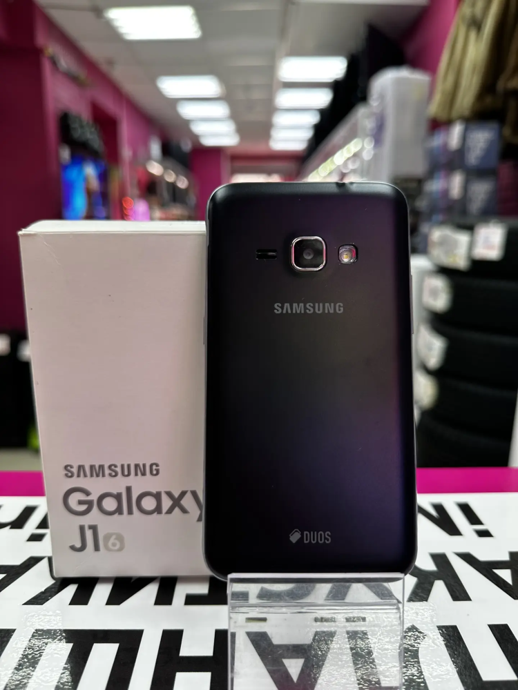 Смартфон Samsung J1 2016